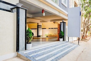 Property grounds - Super Townhouse Nirvana Elite (Hyderabad)