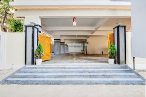 Property grounds - Super Townhouse Nirvana Elite (Hyderabad)