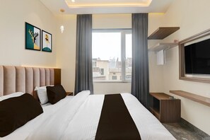 Bureau, literie fournie