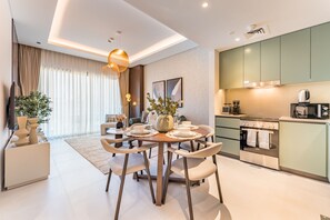 Fridge, microwave, oven, stovetop - Near Coca-Cola Arena and The Green Planet Dubai 1BR, Short Stroll to the Metro (Dubai)
