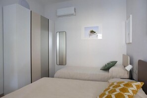 2 bedrooms, Internet, bed sheets - White stone: your apartment by the sea (Vada)