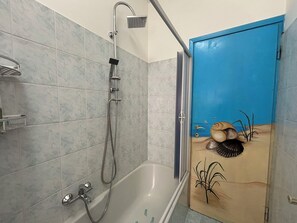 Shower, hair dryer, bidet - Casa Mimin, Vista Mare, Adults Only, Sanremo (Sanremo)