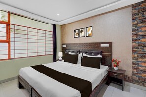 Unclassified image, 2 of 27, button - Collection O Indian Music Museum (Bangalore)