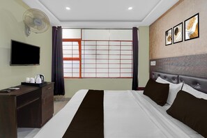 Unclassified image, 4 of 27, button - Collection O Indian Music Museum (Bangalore)