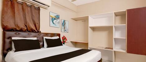 1 chambre, bureau, draps fournis