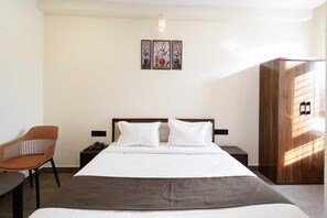 1 chambre, bureau, draps fournis