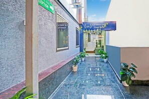 Property grounds - Townhouse La Vista Inn Grand Hotel (Hyderabad)