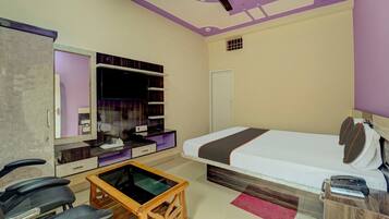 1 dormitorio, escritorio, ropa de cama