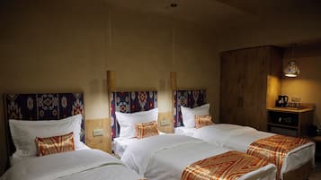 Tremannsrom | Skrivebord, skrivebord for bærbar PC og wi-fi (inkludert)