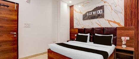 1 makuuhuone, työpöytä, vuodevaatteet