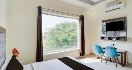 Hotel O Meerut Central College Saffron