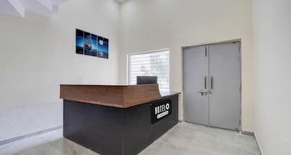 Hotel O Meerut Central College Saffron