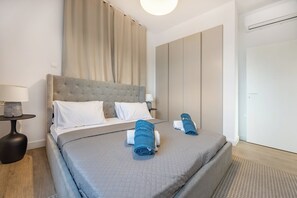 2 bedrooms, iron/ironing board, internet, bed sheets - 103 Piliou City View Balcony, Shared Rooftop Pool (limassol)