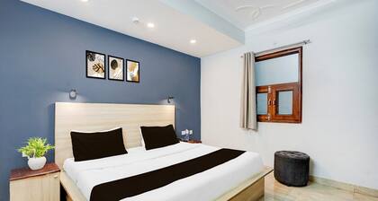 Super Collection O Sector 20 Noida