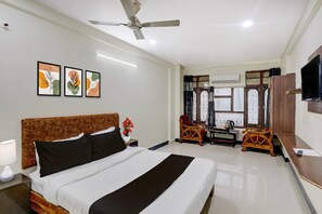 Unclassified image, 3 of 27, button