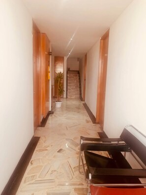 Unclassified image, 3 of 16, button - Luxurious Guest Room Rental in Cali with Modern Amenities (Cali)