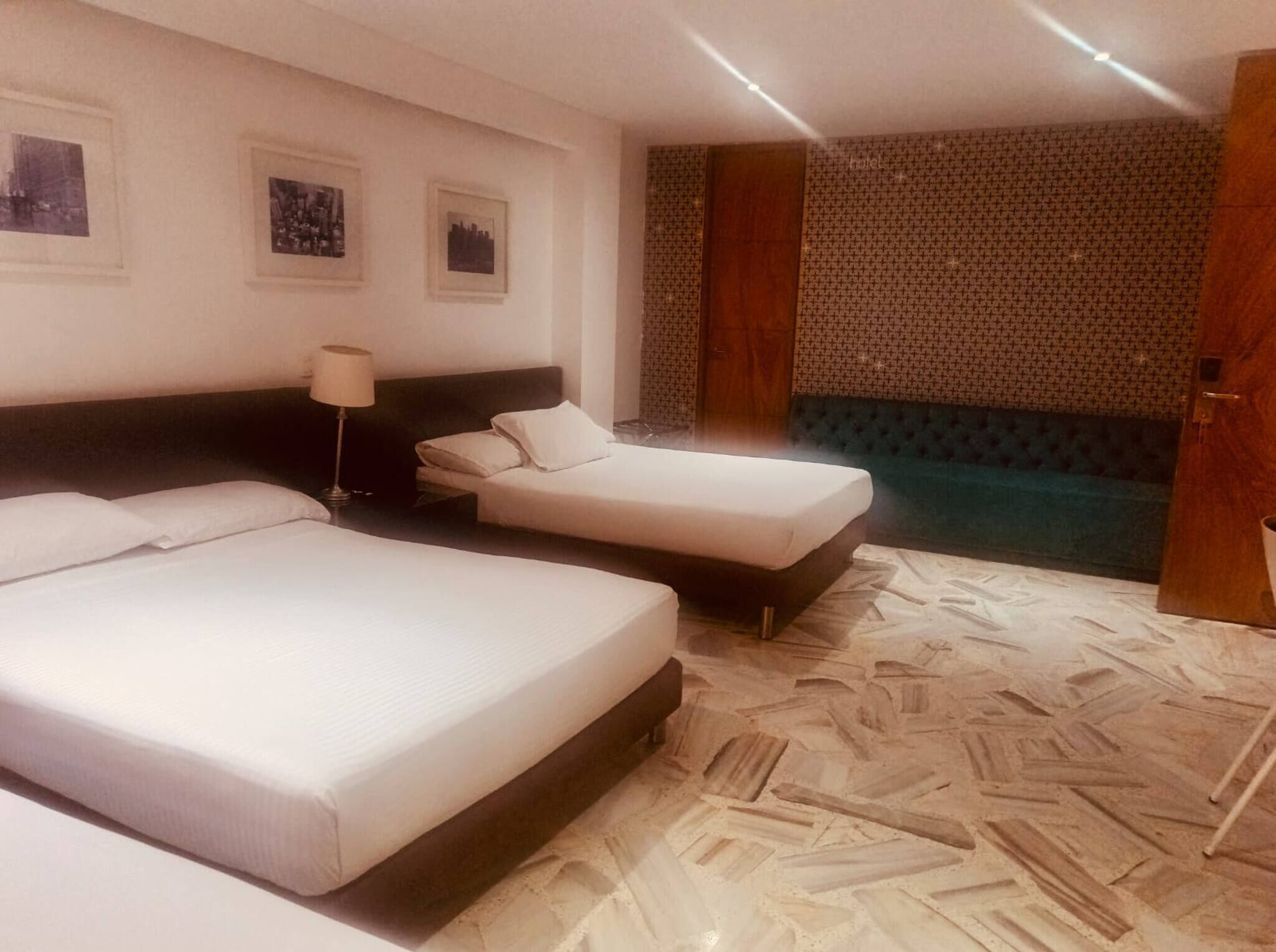 12 soverom, strykejern/-brett, internettilgang og sengetøy