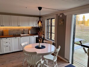 Dining - Valstabacken -charming countryside cottage in peaceful Swedish nature (Möklinta)