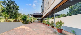 Super Hotel O Thrissur