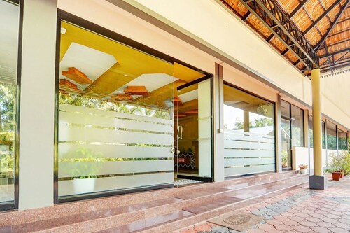 Super Hotel O Thrissur