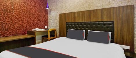 1 makuuhuone, työpöytä, vuodevaatteet