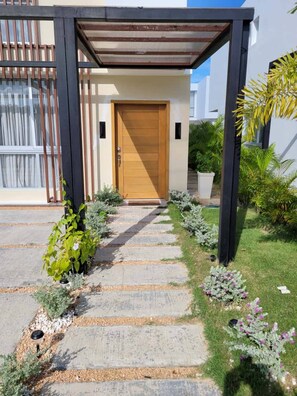 Exterior detail - Damani Modern Pool Villa Escape (Punta Cana)
