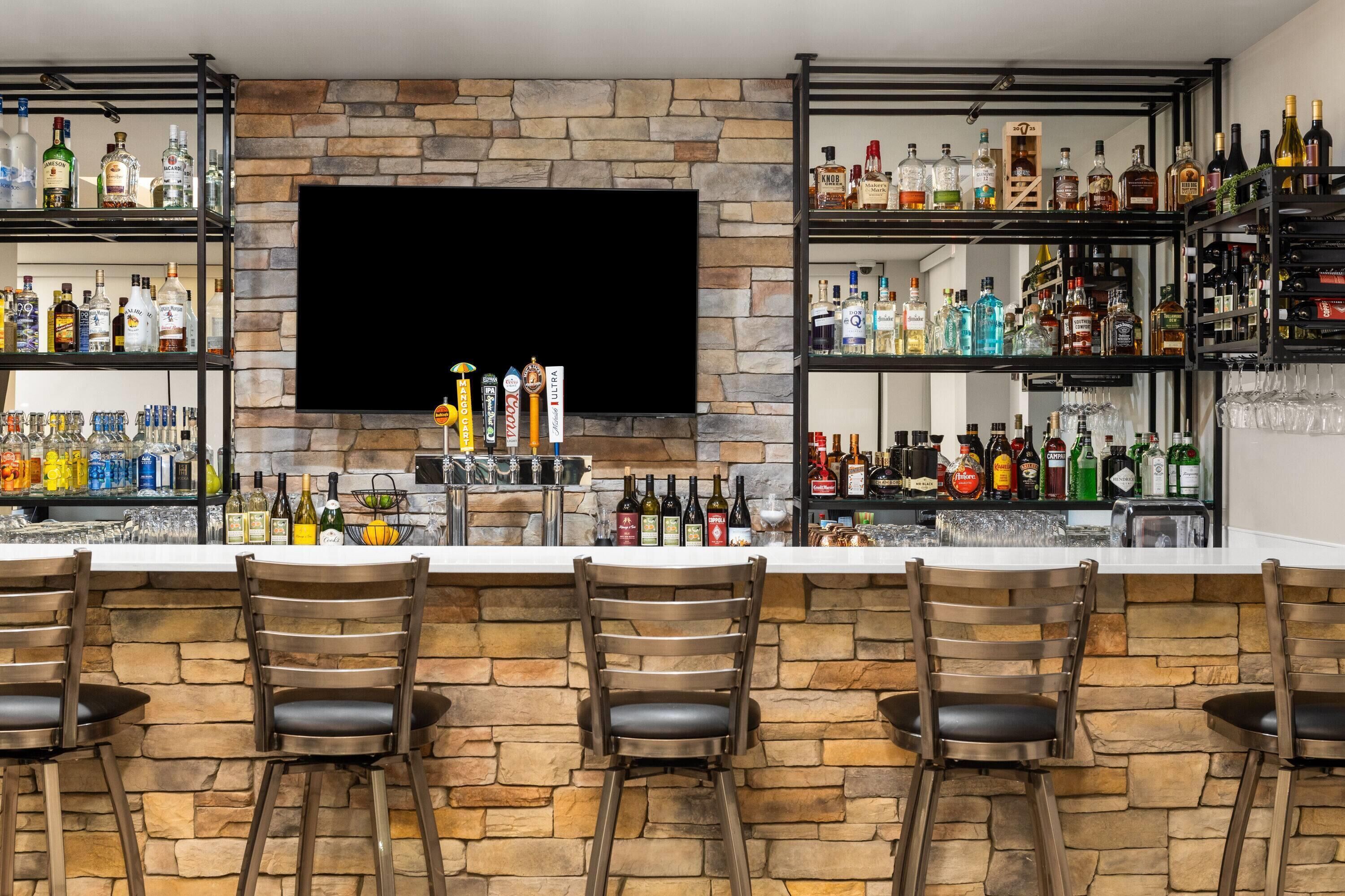Bar (trong khuôn viên)