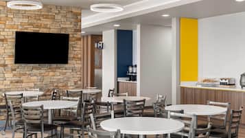 Free daily continental breakfast