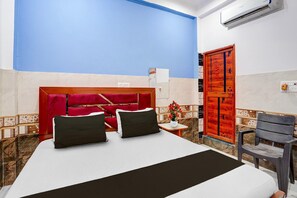 1 chambre, bureau, draps fournis