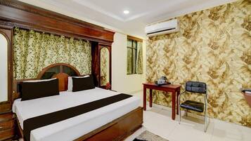 1 dormitorio, escritorio, ropa de cama