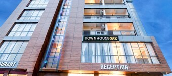 Super Townhouse OAK Bulbuli Neer