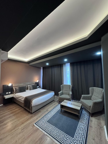 The montana city hotel