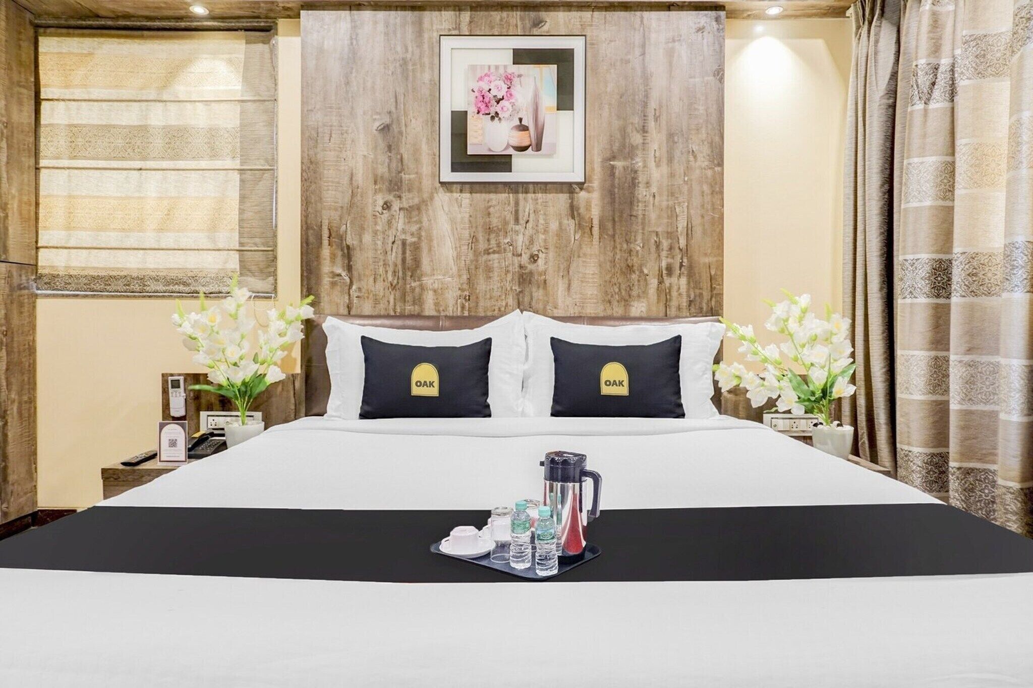 1 habitación, escritorio y ropa de cama 