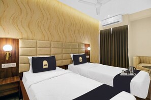 Unclassified image, 5 of 13, button - Townhouse Oak Hotel Lake View Royal (Kolkata)