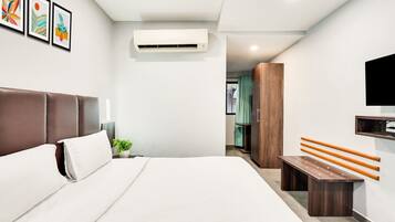 1 bedroom, desk, free WiFi, bed sheets