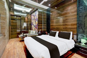 1 bedroom, desk, free WiFi, bed sheets