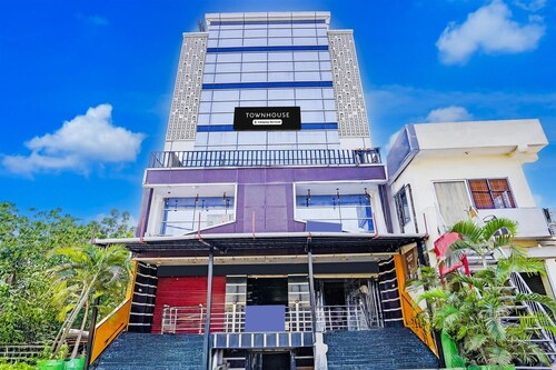 Townhouse Zero Mile Gandhi Setu