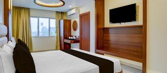 Townhouse Zero Mile Gandhi Setu