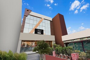 Unclassified image, 2 of 30, button - Super Collection O Rispana Pul Dehradun (Dehradun)