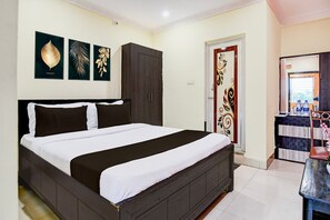 1 chambre, bureau, draps fournis