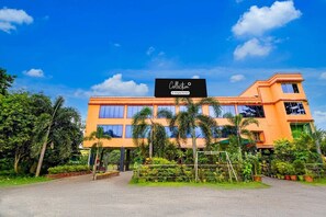 Unclassified image, 2 of 35, button - Collection O Zoological Park (Bhubaneswar)