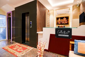 Unclassified image, 4 of 35, button - Collection O Zoological Park (Bhubaneswar)