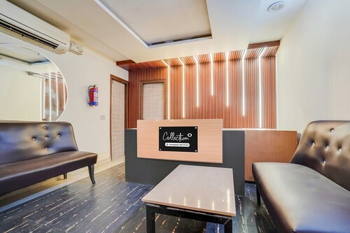 Collection O West Vinod Nagar Metro Station