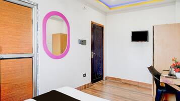 1 chambre, bureau, draps fournis