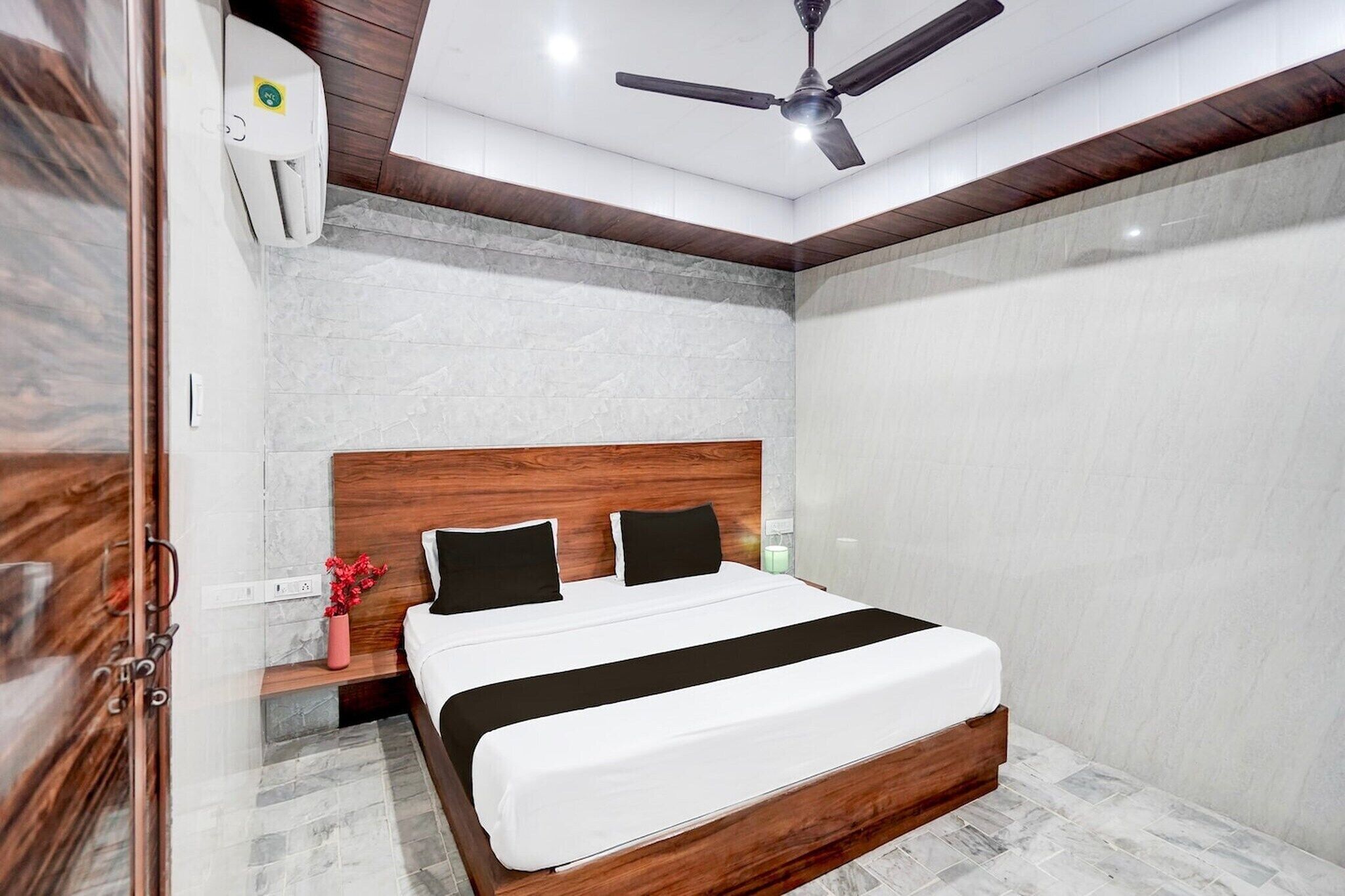 1 habitación y ropa de cama 