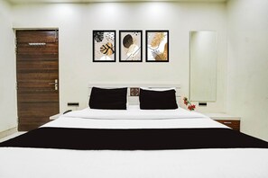 Unclassified image, 4 of 25, button - Super Collection O Lucknow Junction (Lucknow)