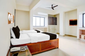 1 bedroom, desk, free WiFi, bed sheets