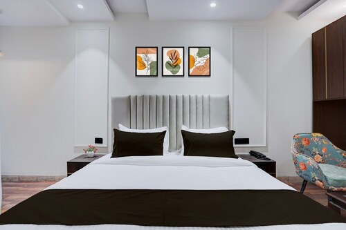 Townhouse Karol Bagh Hotel Unistar