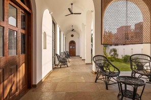 Luokittelematon kuva, 4 kautta 24, painike