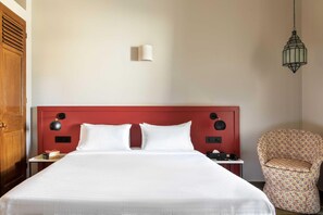 1 habitación, escritorio, tabla de planchar con plancha y wifi gratis 
